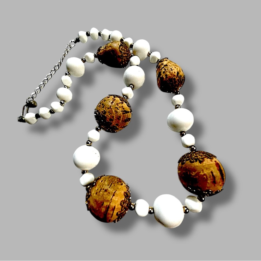 VINTAGE Gold tone White and Cork Beaded Necklace - Picture 2 of 7